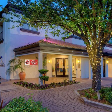 Best Western Plus Palm Court Hotel Davis Eksteriør bilde
