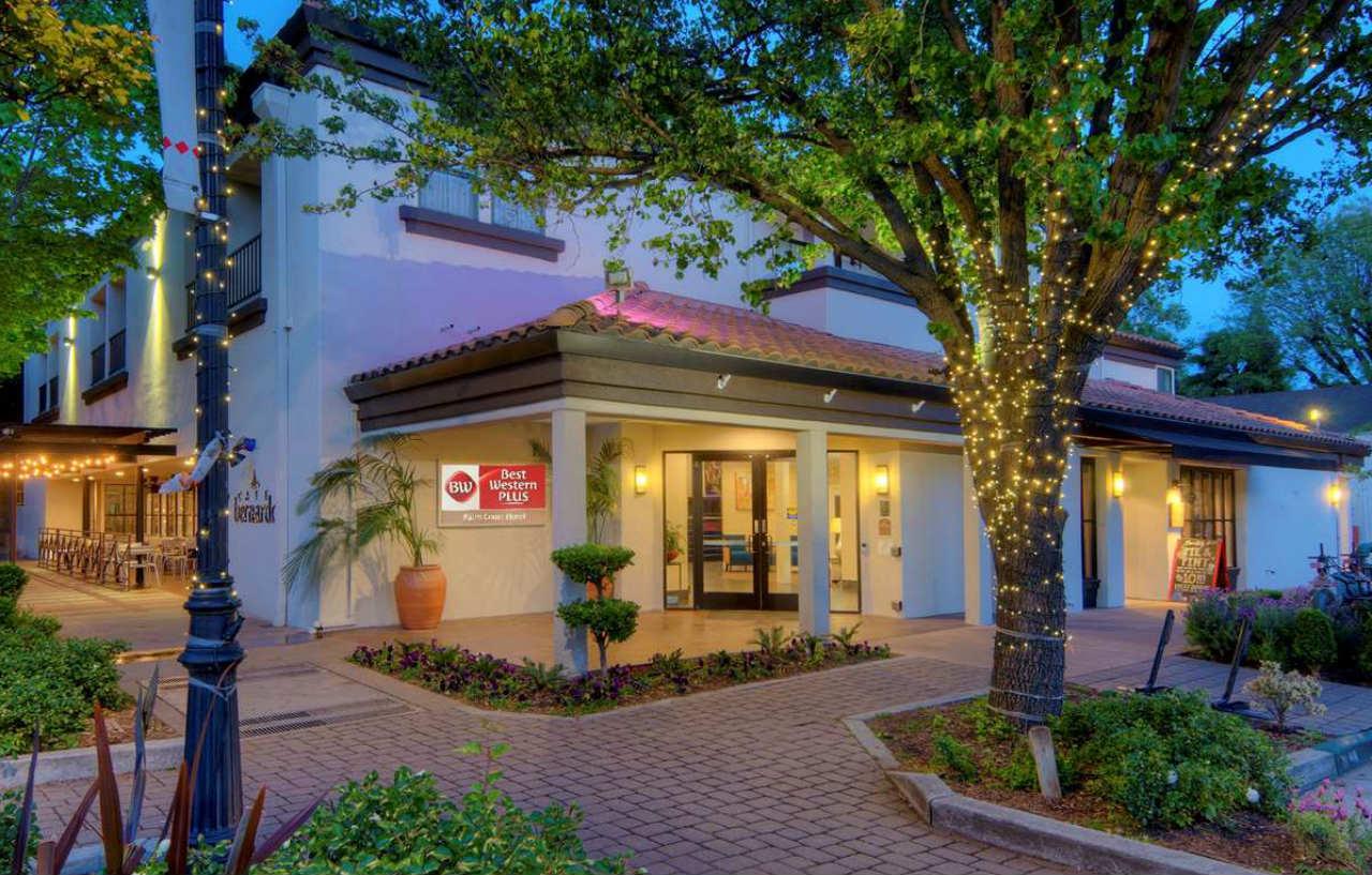 Best Western Plus Palm Court Hotel Davis Eksteriør bilde