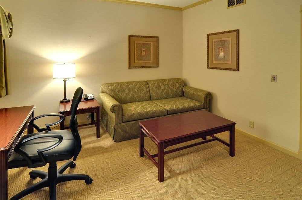 Best Western Plus Palm Court Hotel Davis Eksteriør bilde