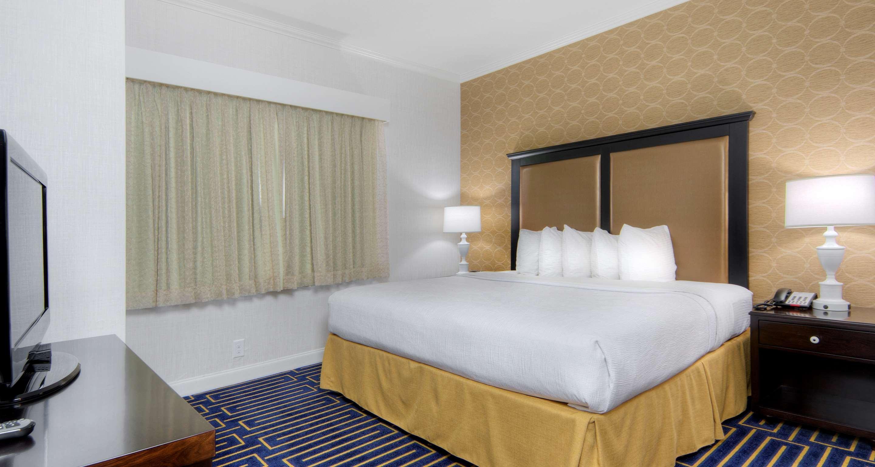 Best Western Plus Palm Court Hotel Davis Eksteriør bilde