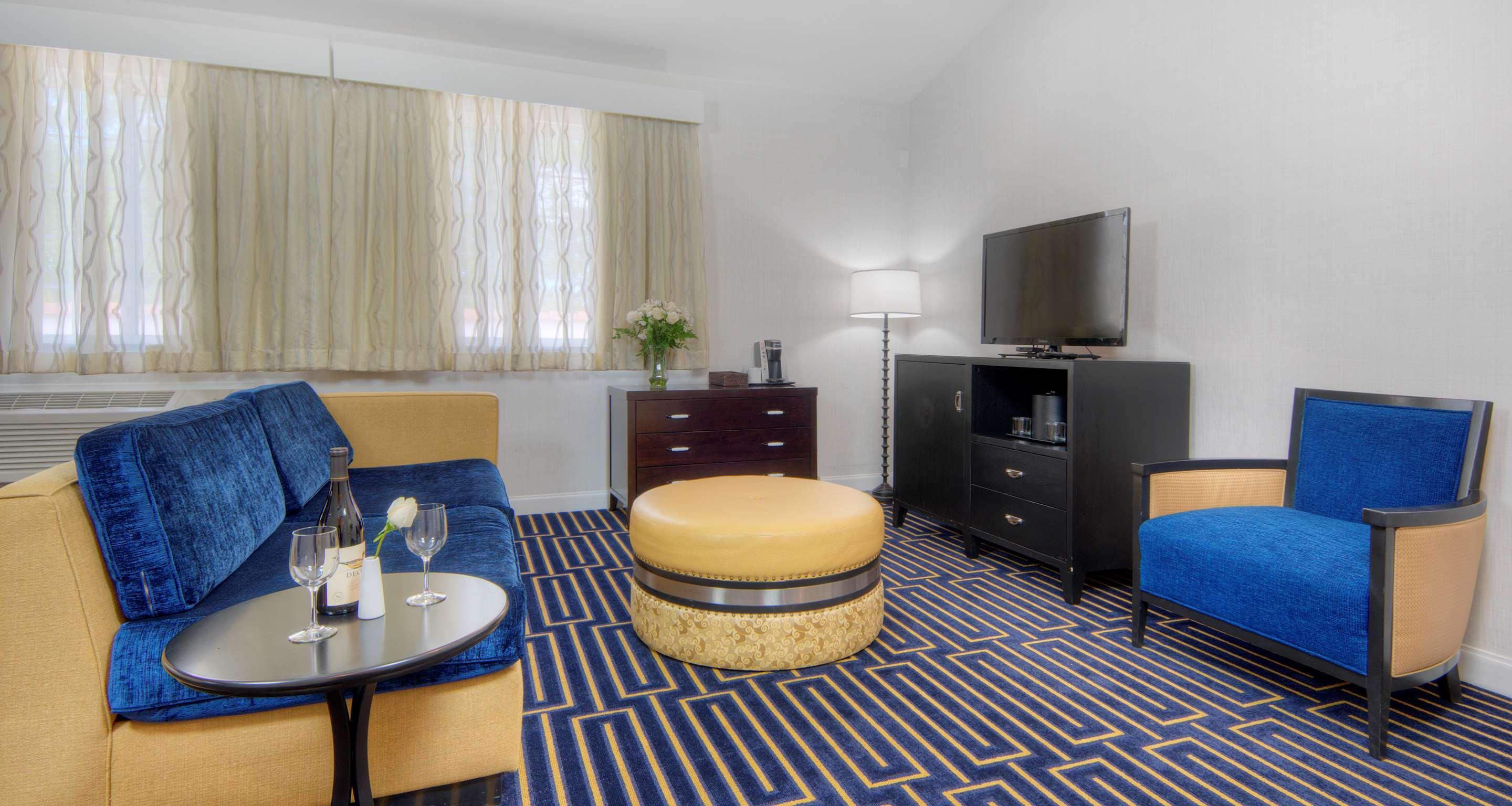 Best Western Plus Palm Court Hotel Davis Eksteriør bilde