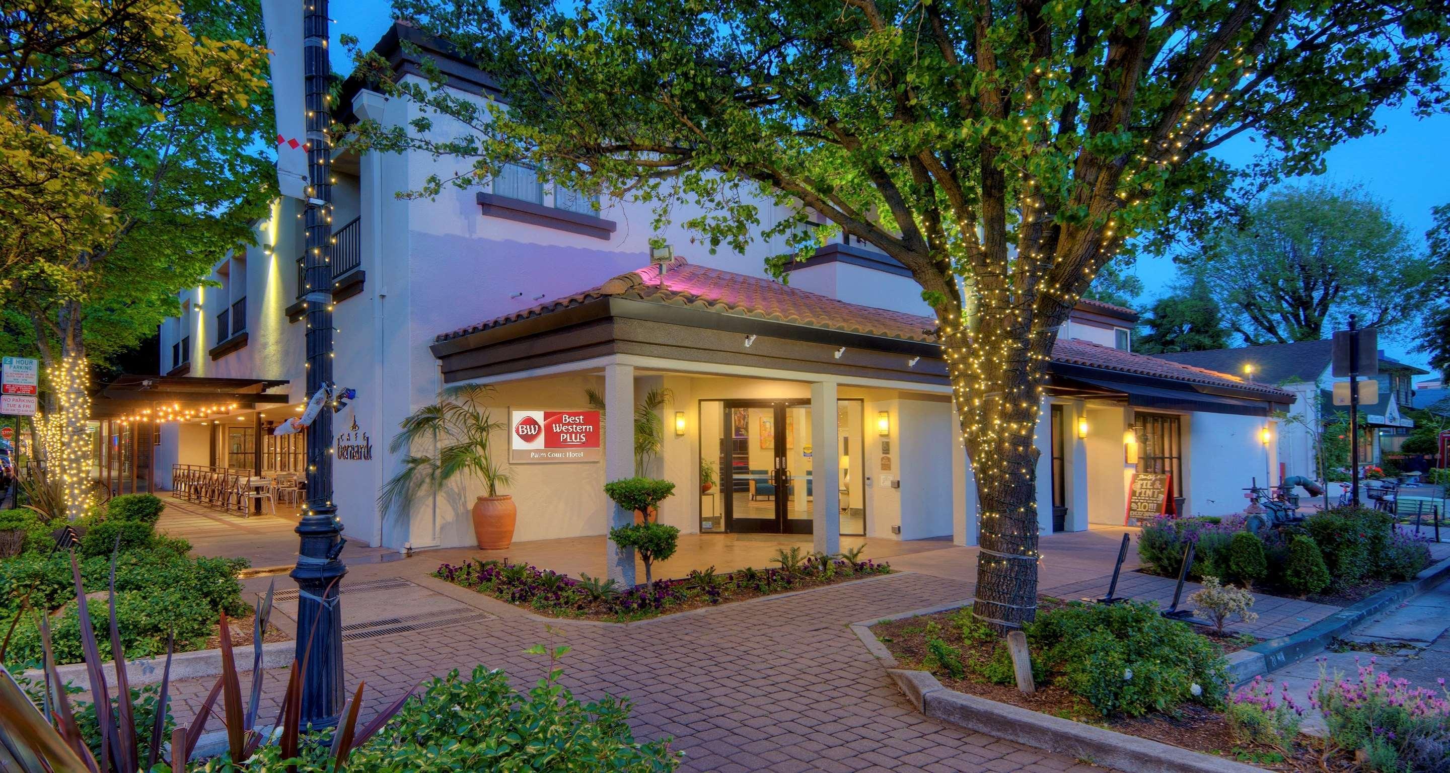 Best Western Plus Palm Court Hotel Davis Eksteriør bilde