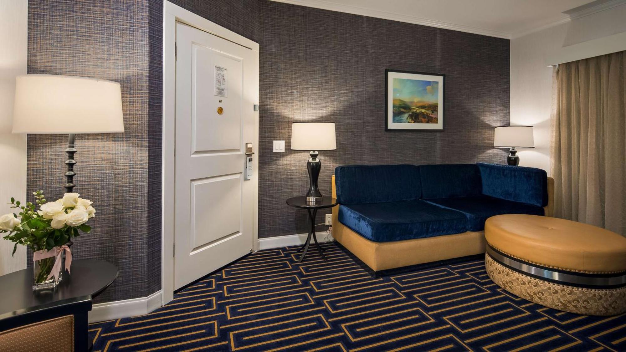 Best Western Plus Palm Court Hotel Davis Eksteriør bilde