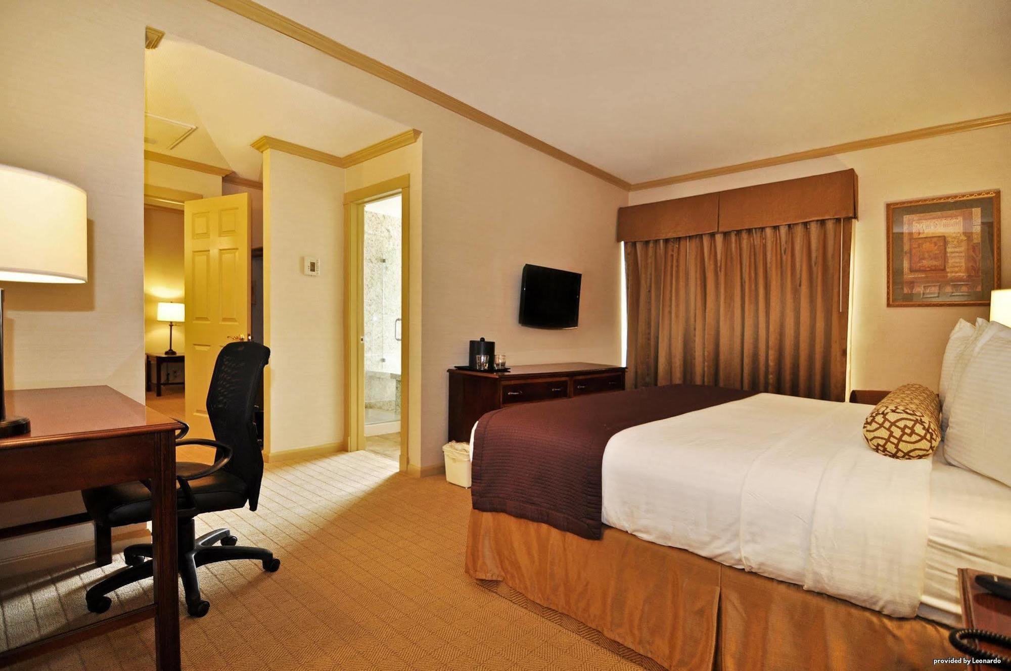 Best Western Plus Palm Court Hotel Davis Rom bilde